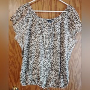 Sonoma Taupe and White Floral Peasant Cottage Core Blouse